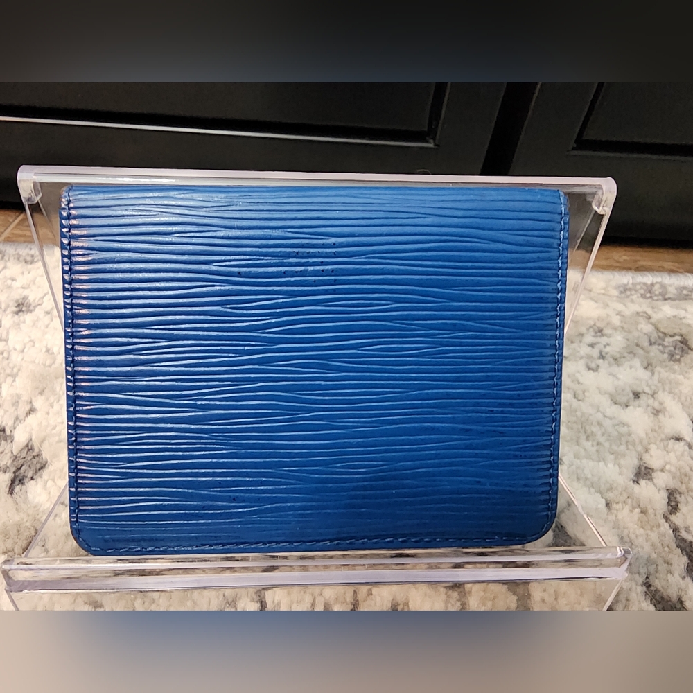 Louis Vuitton Blue Epi Bifold ID Card Holder - Picture 2 of 7
